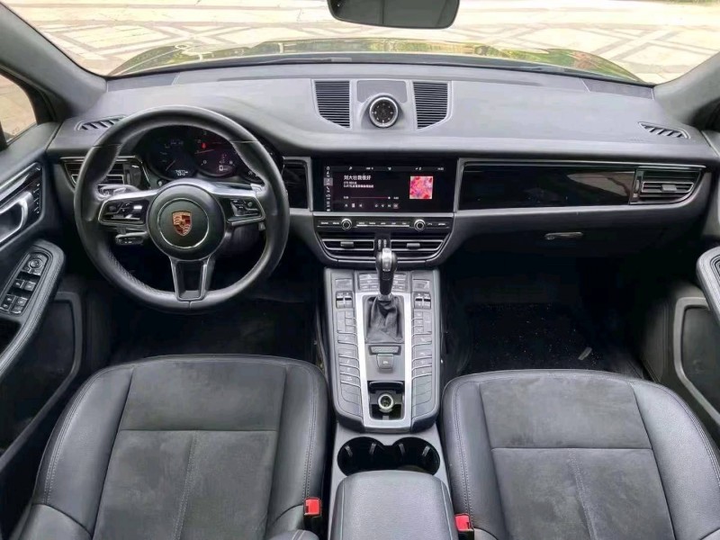 济宁19年保时捷Macan5