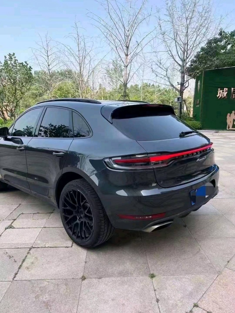 济宁19年保时捷Macan8