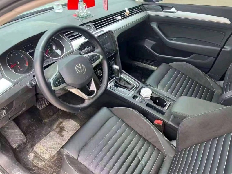 济宁22年大众迈腾5