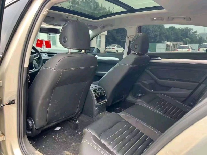 济宁22年大众迈腾6