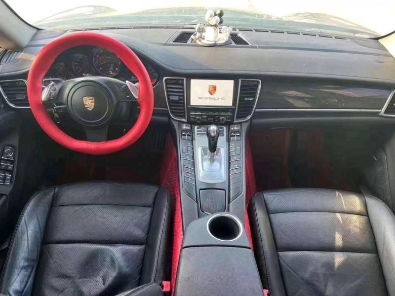 济宁11年保时捷帕拉梅拉4