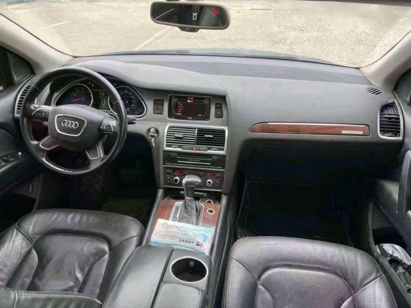 济宁13年奥迪Q75