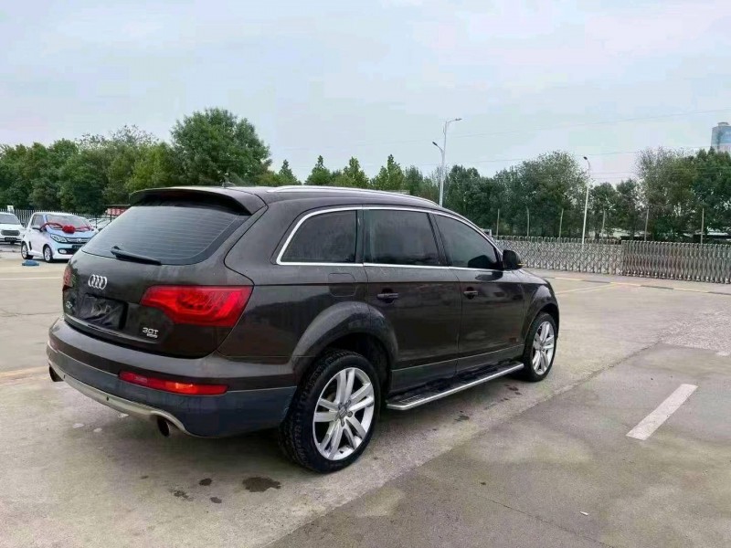 济宁13年奥迪Q77