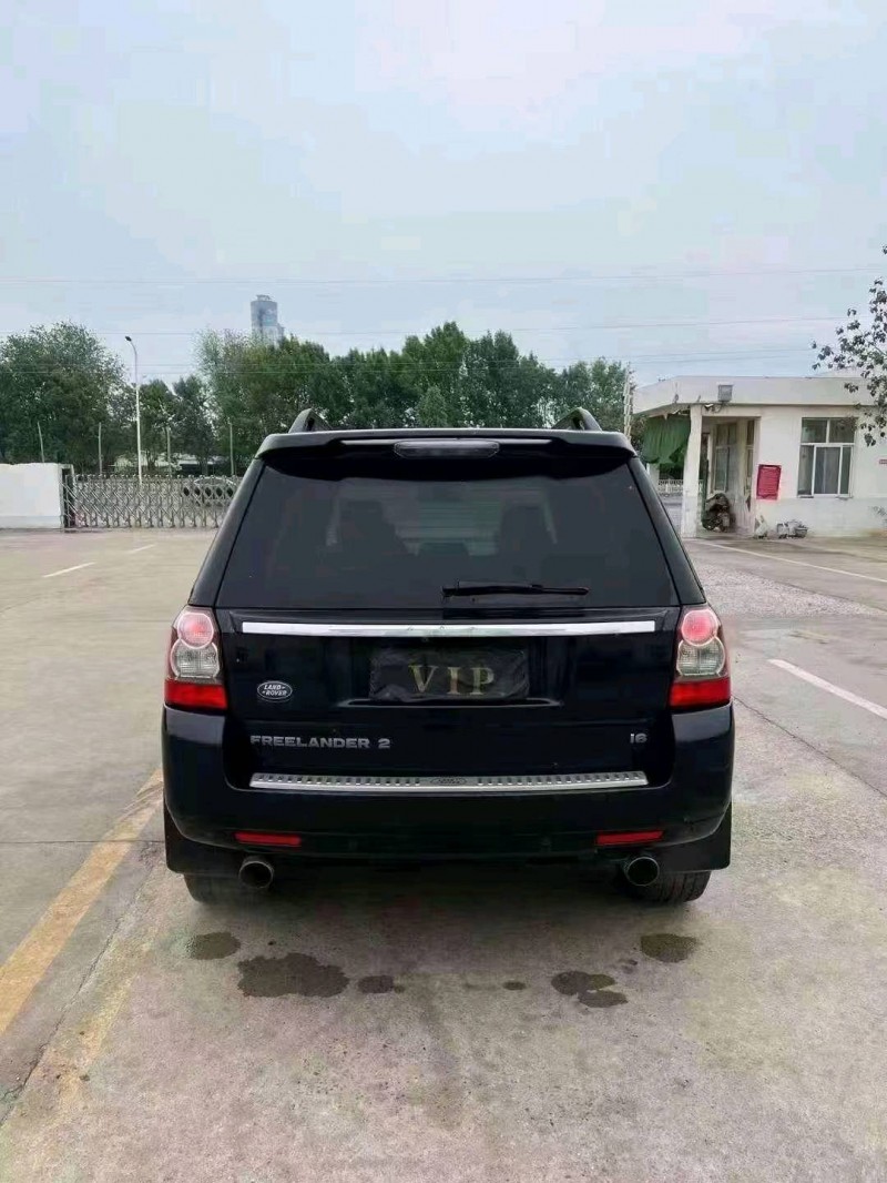 济宁12年路虎神行者9