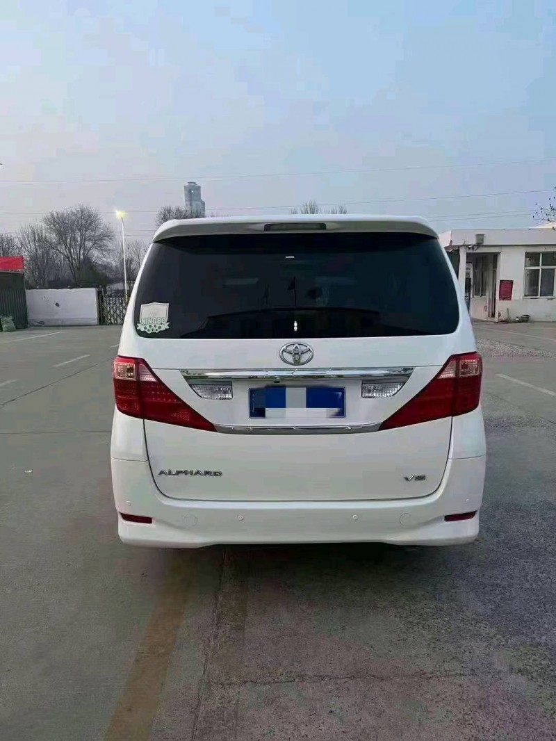 济宁14年丰田埃尔法9