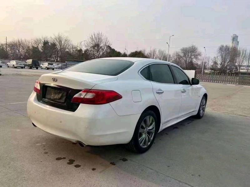 济宁15年英菲尼迪Q708