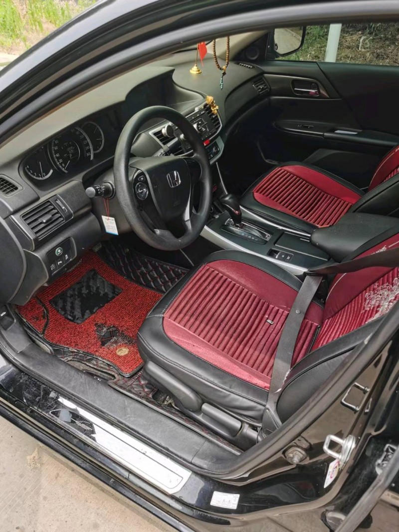 临沂14年本田雅阁6