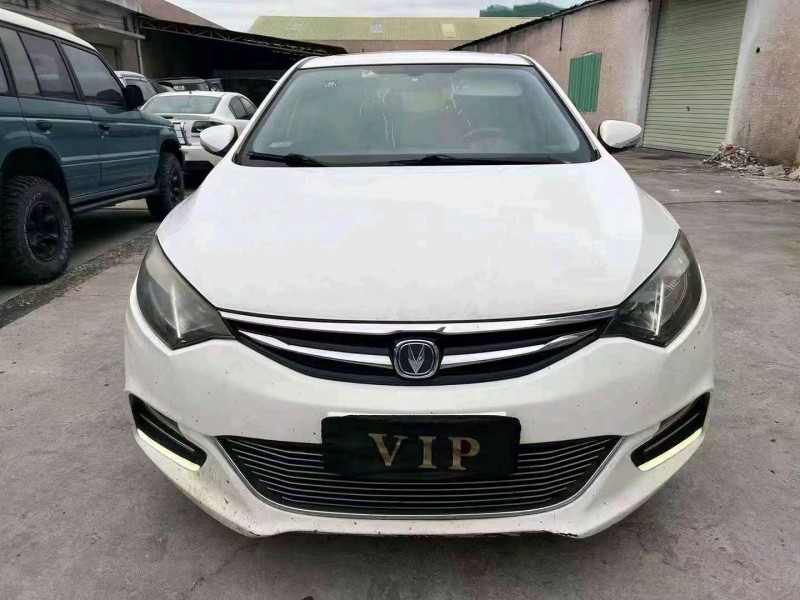 珠海17年长安汽车逸动1