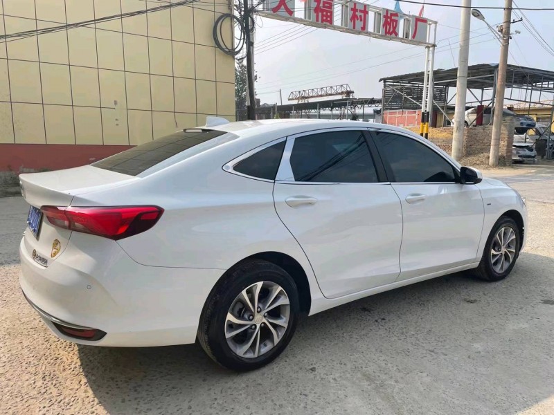 保定22年别克威朗4