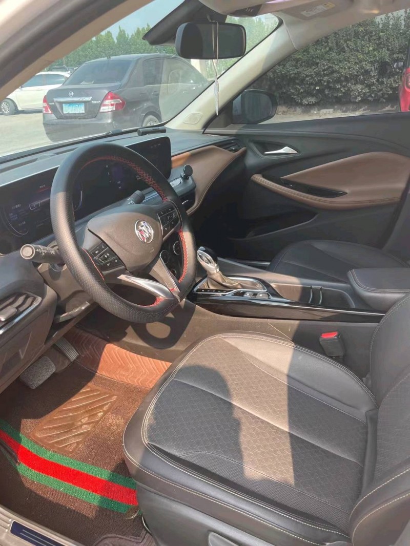 保定22年别克威朗8