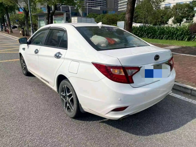 珠海15年比亚迪速锐5