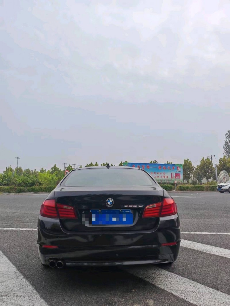 保定12年宝马5系7