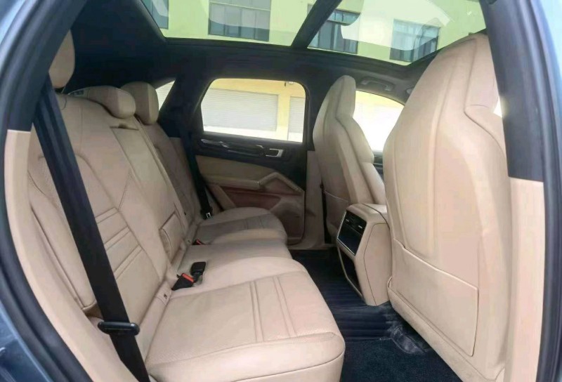 宜昌18年保时捷卡宴4