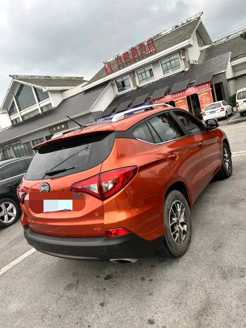 重庆17年比亚迪宋5