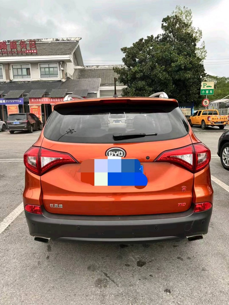 重庆17年比亚迪宋6