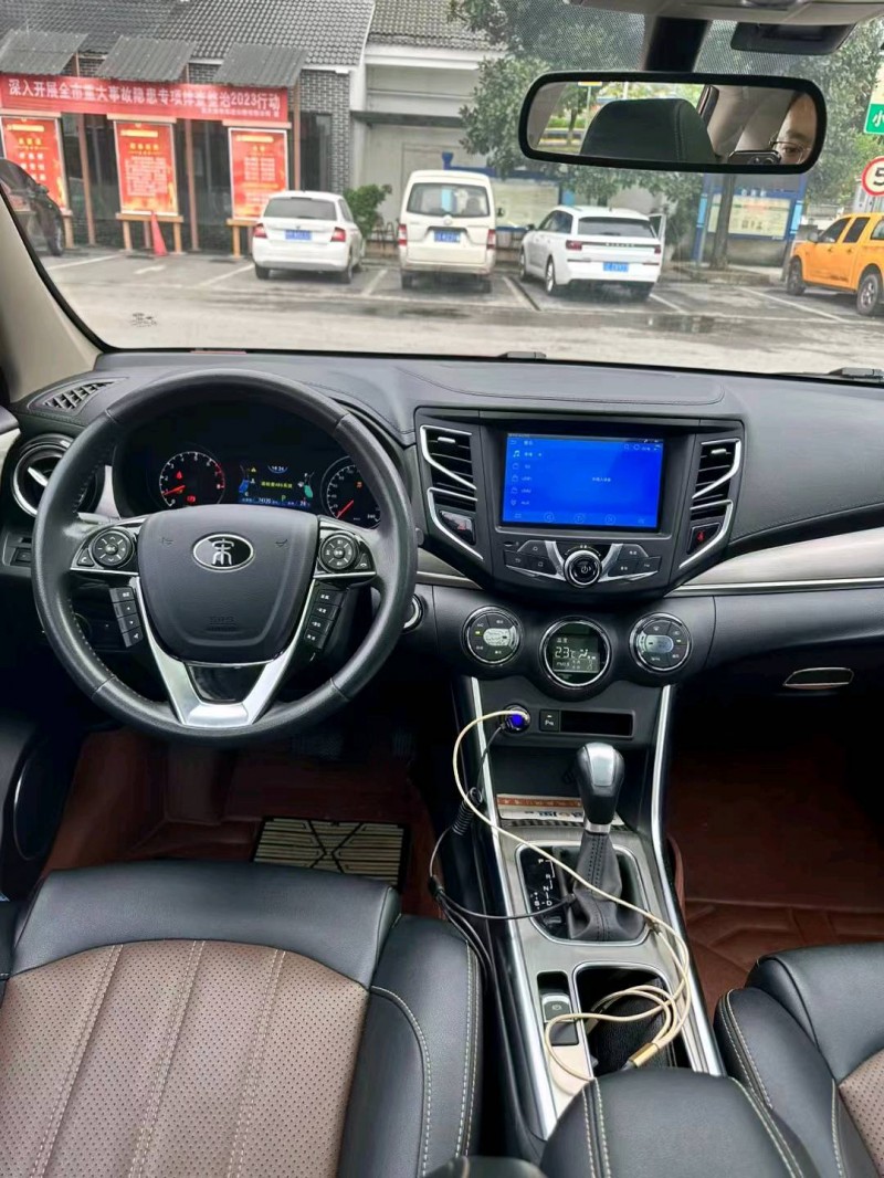 重庆17年比亚迪宋8