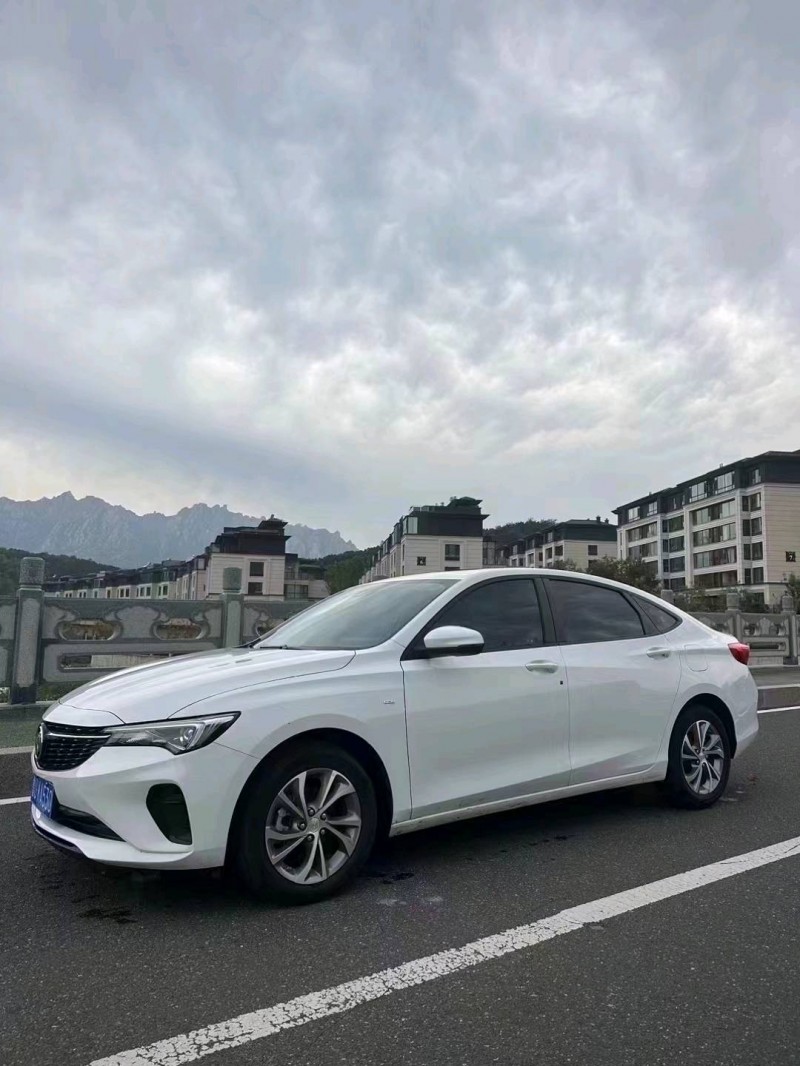 东营23年别克威朗3