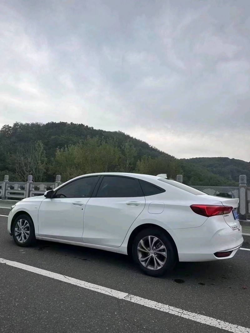 东营23年别克威朗7