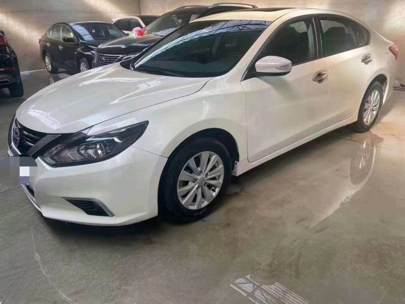 邯郸18年日产天籁3