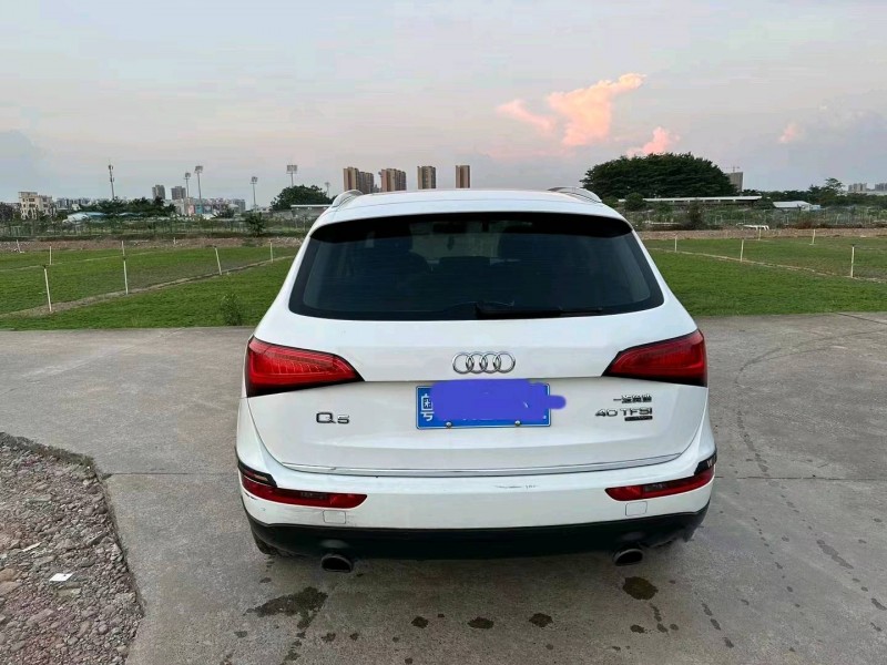 中山17年奥迪Q54