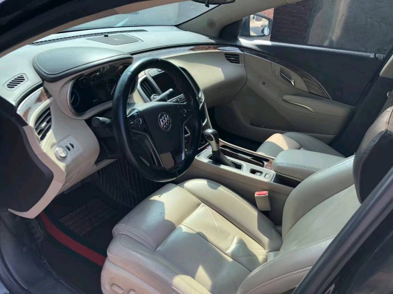 枣庄15年别克君越6