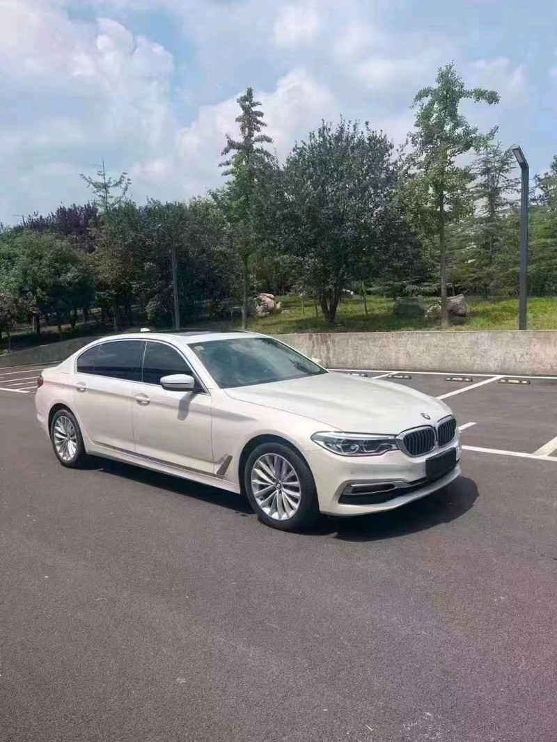 济宁19年宝马5系3