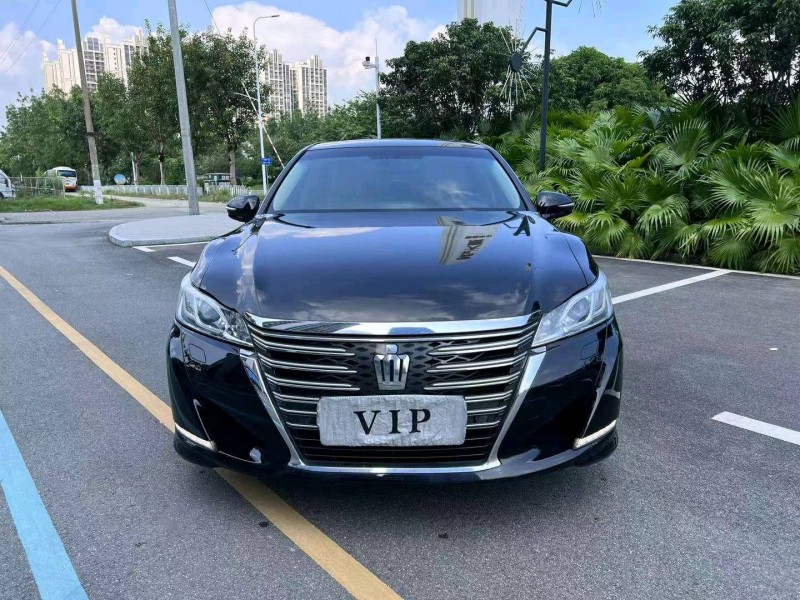 珠海15年丰田皇冠1