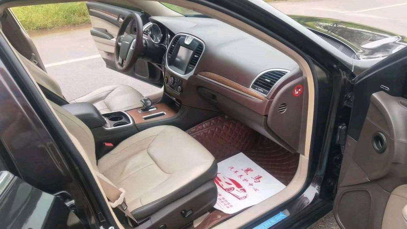 衡阳13年克莱斯勒300C9