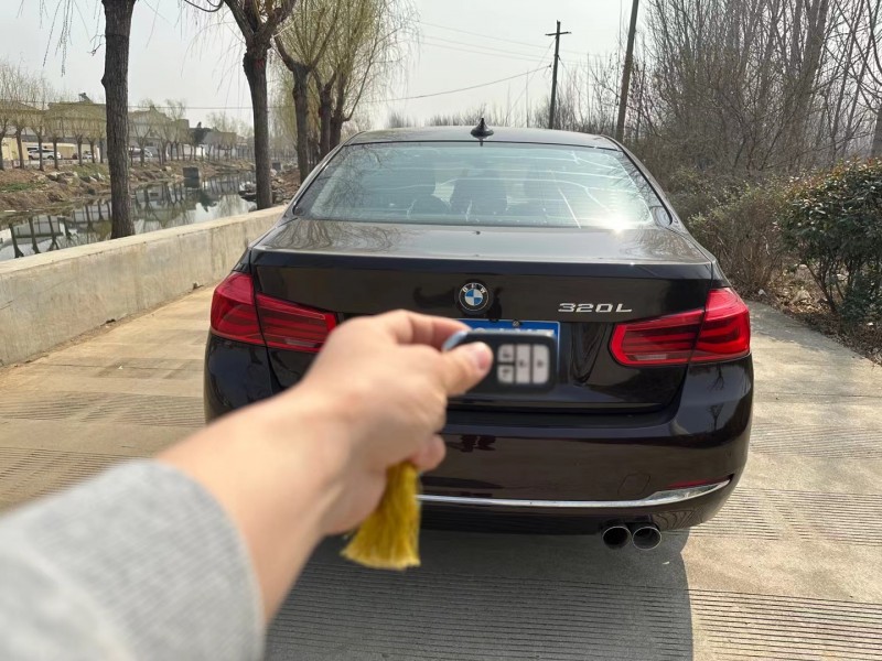 济宁16年宝马3系9