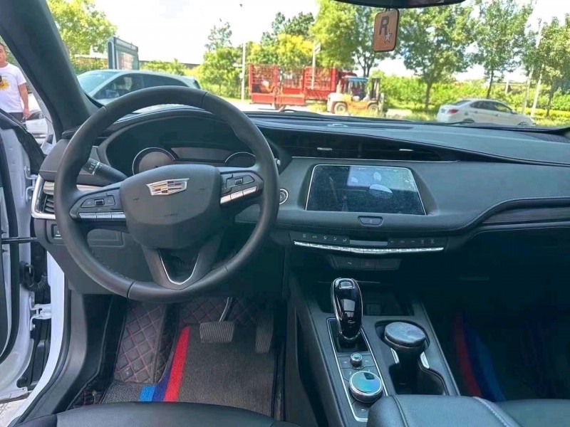 邯郸22年凯迪拉克XT46