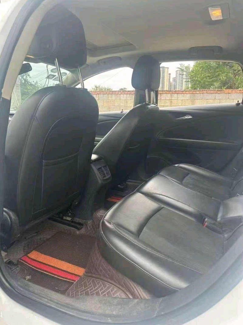 衡阳15年别克威朗5