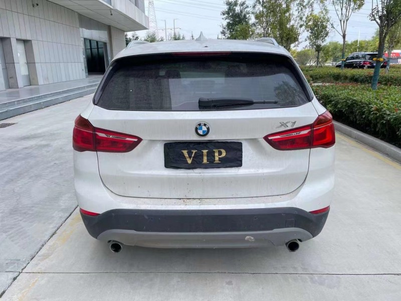 济宁18年宝马X19