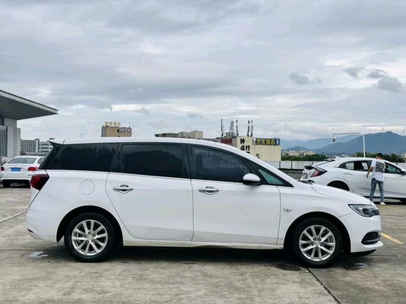 东莞19年别克GL66