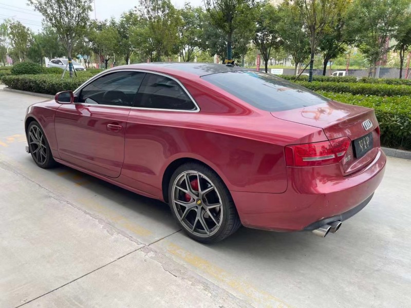 济宁11年奥迪A55