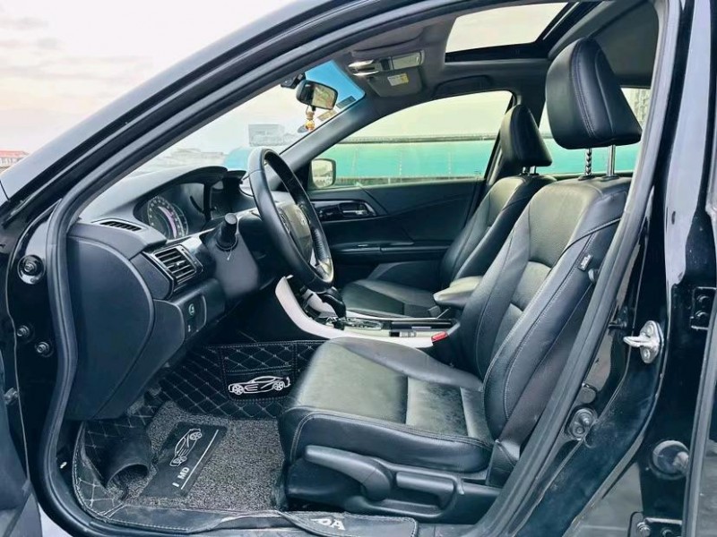 东莞18年本田雅阁5