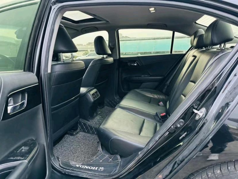 东莞18年本田雅阁6