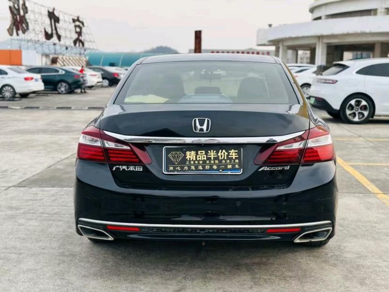 东莞18年本田雅阁7