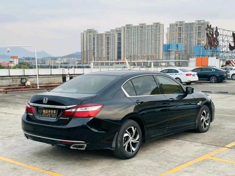 东莞18年本田雅阁8