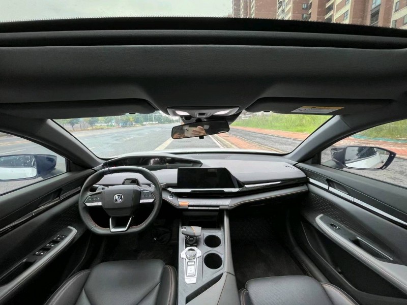長沙22年長安汽車UNI-V3