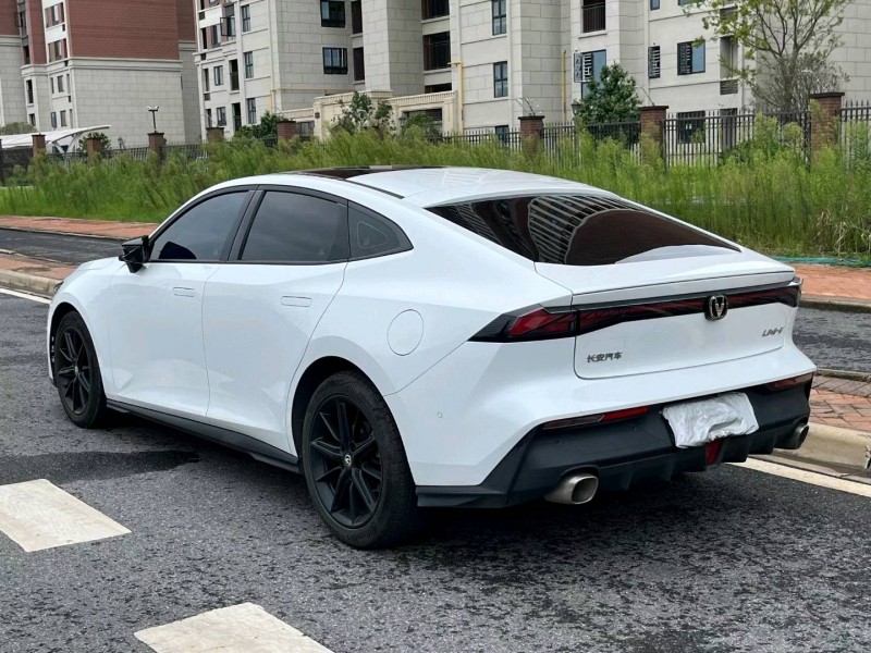 長沙22年長安汽車UNI-V7