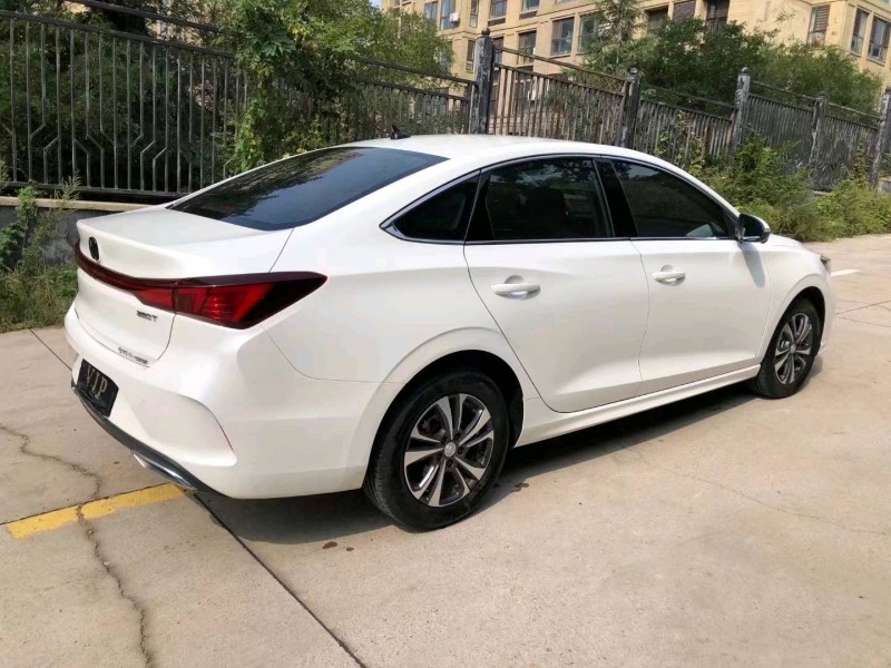 淄博23年长安汽车逸动8