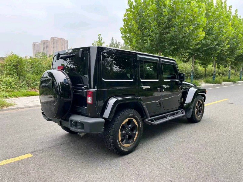 徐州14年Jeep牧马人8