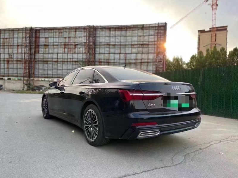 济宁21年奥迪A6L3