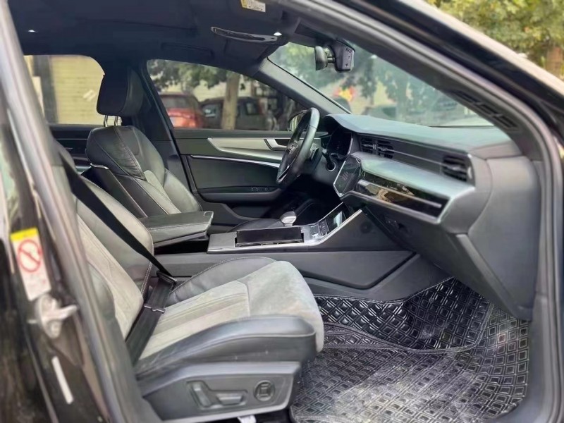 济宁21年奥迪A6L7