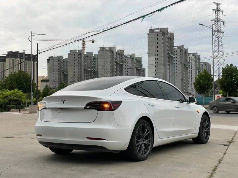 唐山20年特斯拉MODEL 37