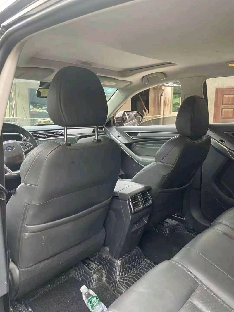 邵阳20年福特领界5