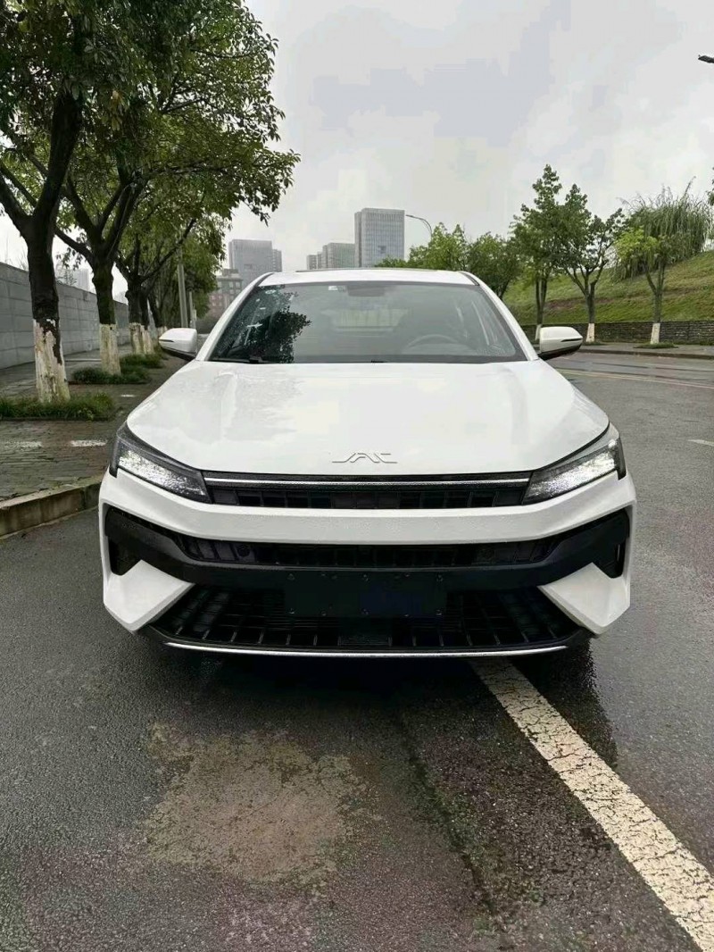 重慶23年江淮思皓A51