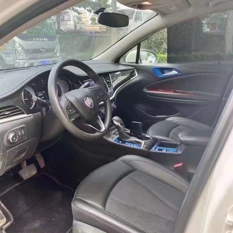 济宁20年别克威朗8