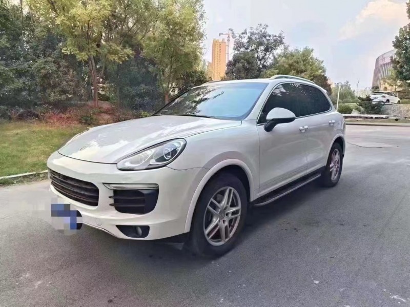 济宁17年保时捷卡宴2