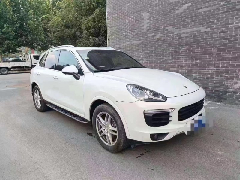 济宁17年保时捷卡宴3